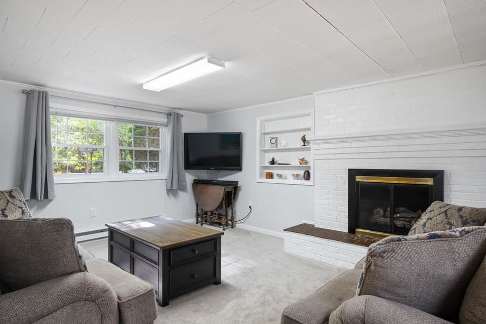 405 Tomahawk Drive, photo 32 of 40