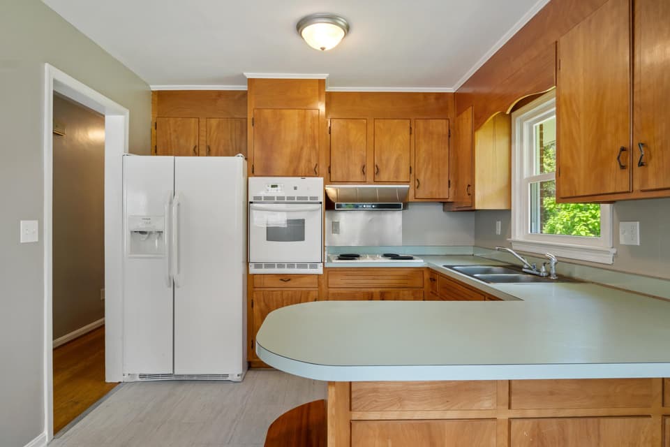 660 Colhoun Street, photo 7 of 35
