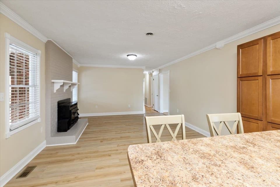106 Miller Street SE, photo 17 of 40