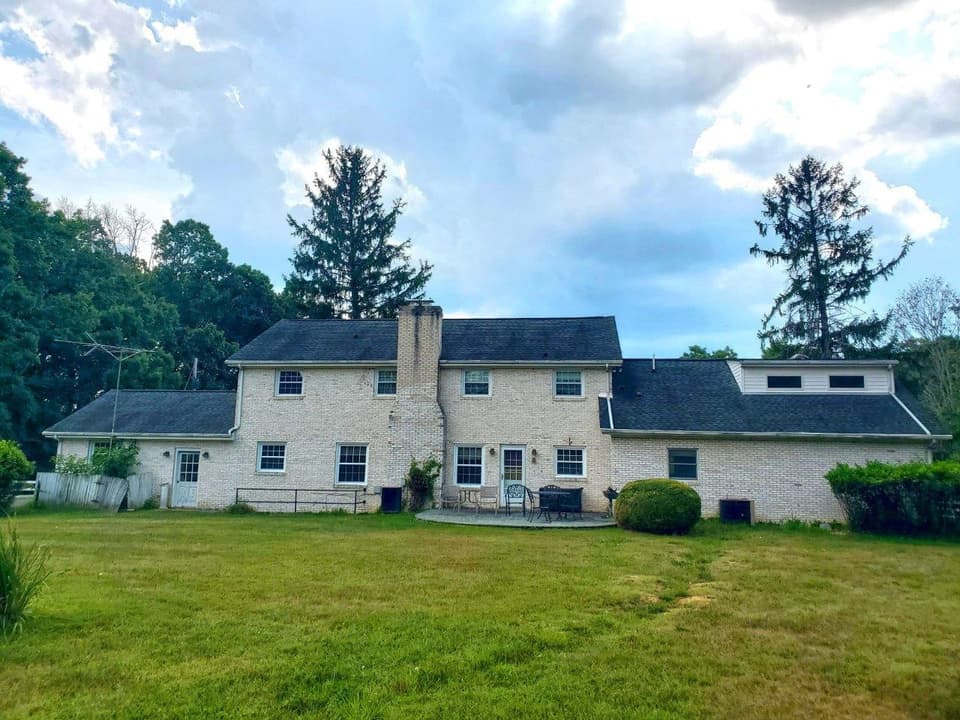 495 Simmons Road, photo 12 of 18