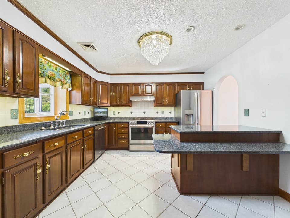 240 Walnut Drive, photo 14 of 40
