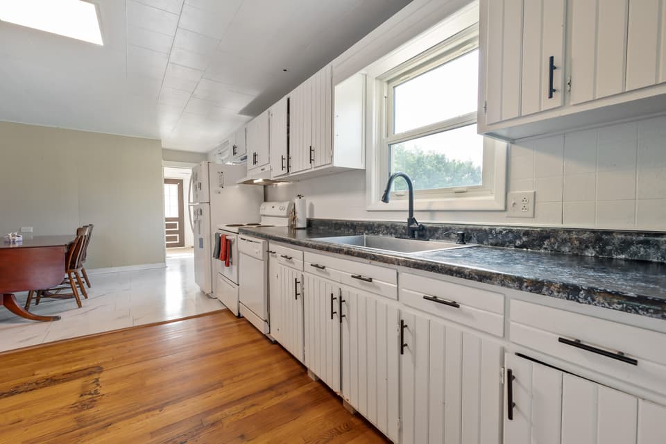 285 Dunlap Drive NE, photo 10 of 34