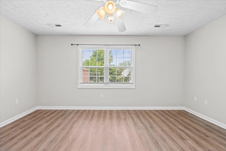 125 SE Jennifer Street, photo 13 of 27