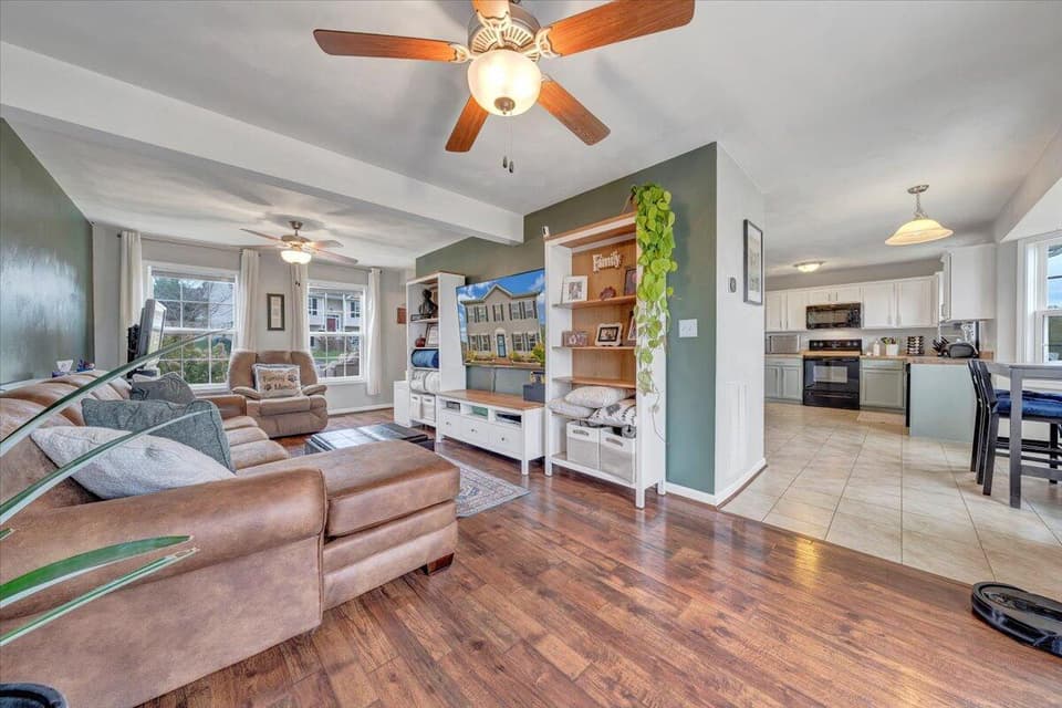 350 Chelsea Loop, photo 7 of 37