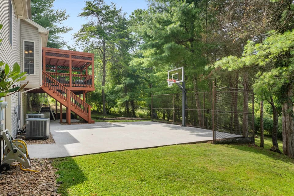 260 Alder Lane, photo 6 of 40