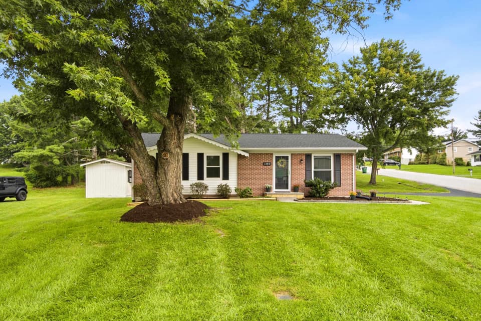 1790 Rainbow Street NE, photo 29 of 40
