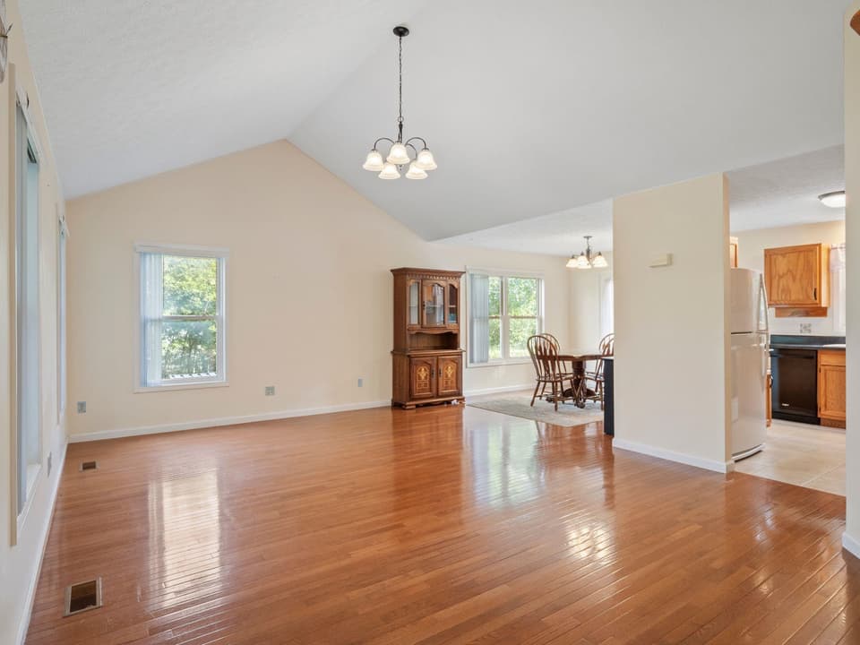 60 Wood Ridge Drive, photo 3 of 40