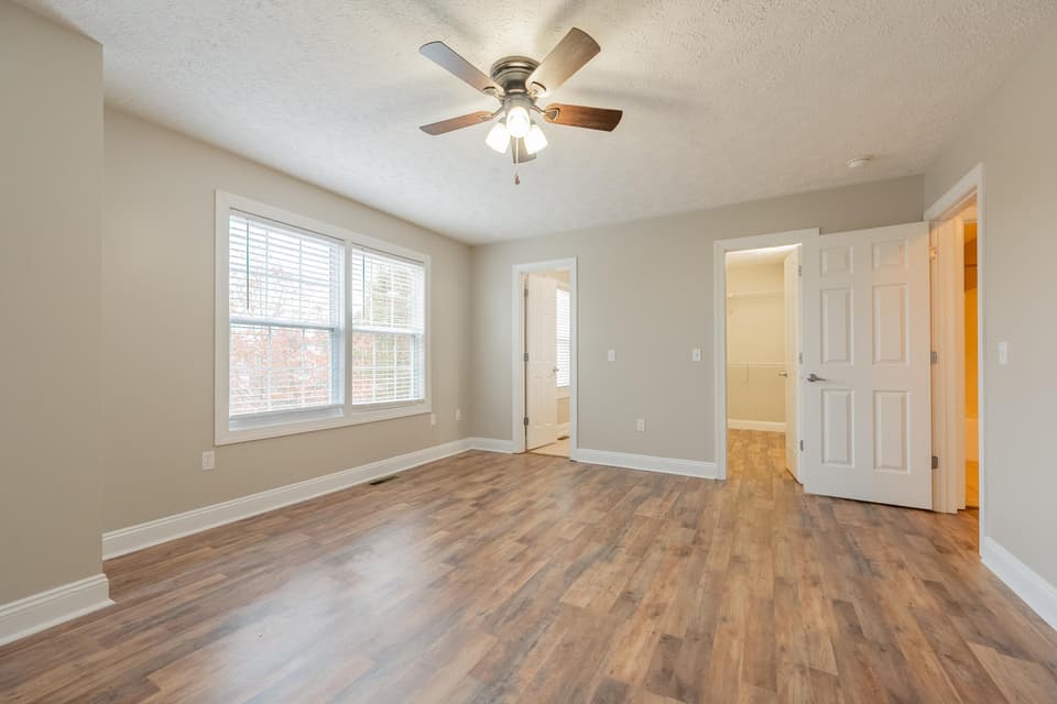 590 Tall Oak Boulevard, photo 31 of 40