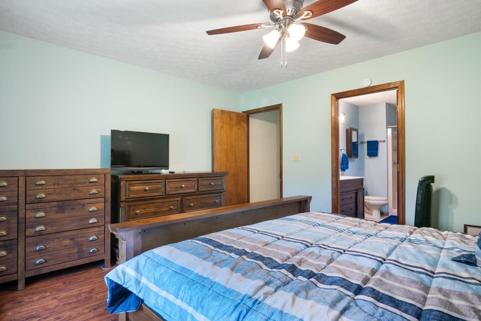 2395 Giles Drive SE, photo 31 of 40