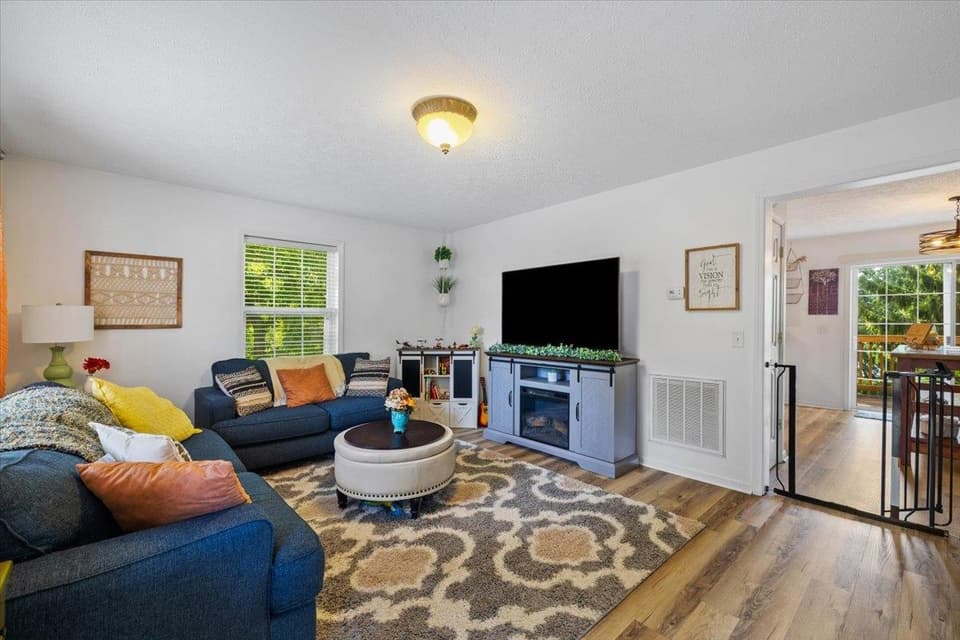 1497 Scott Street, photo 5 of 35