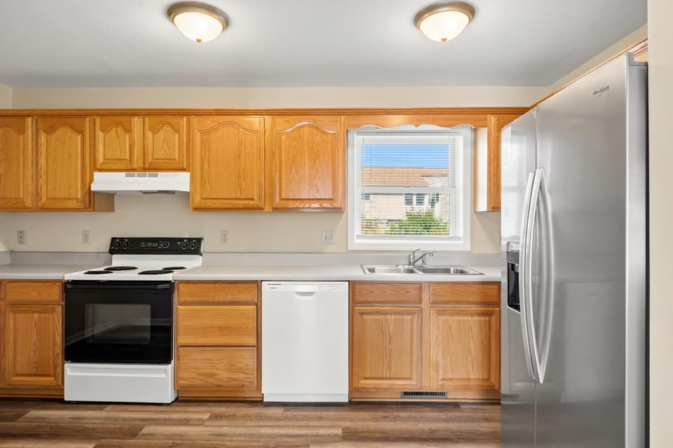 545 2nd Street, photo 13 of 40