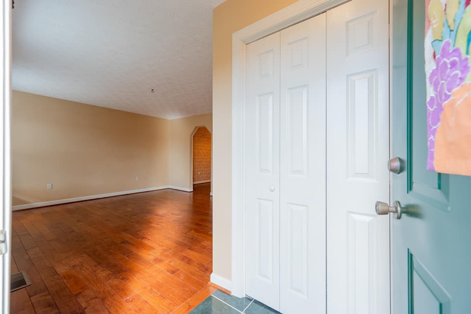 915 George Edward Viaduct, photo 6 of 40
