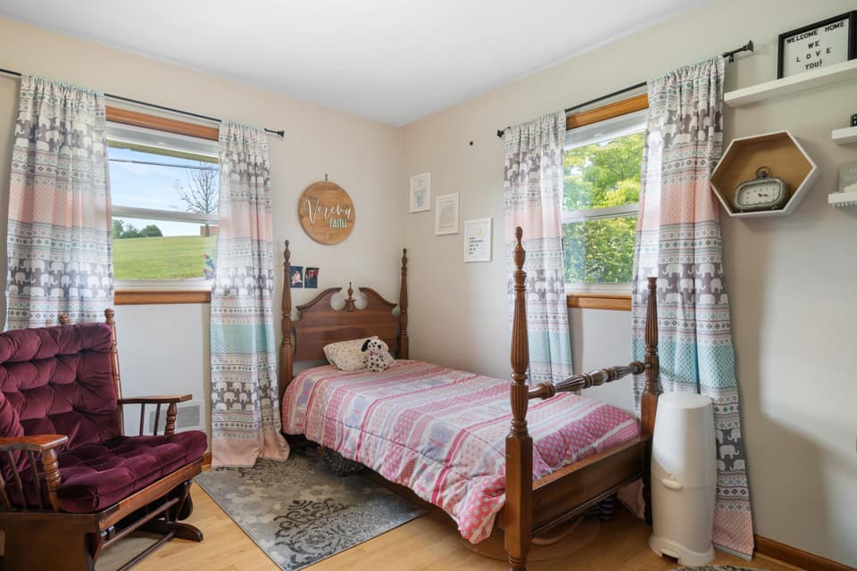 105 Wades Lane, photo 17 of 40