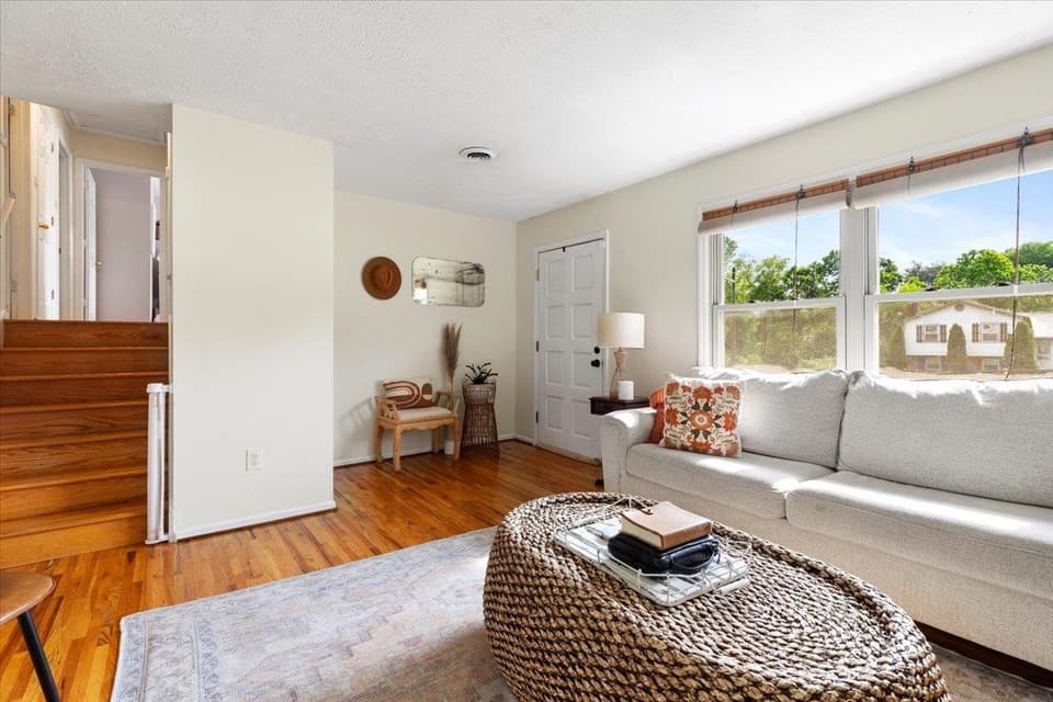 80 Henley Drive, photo 10 of 40