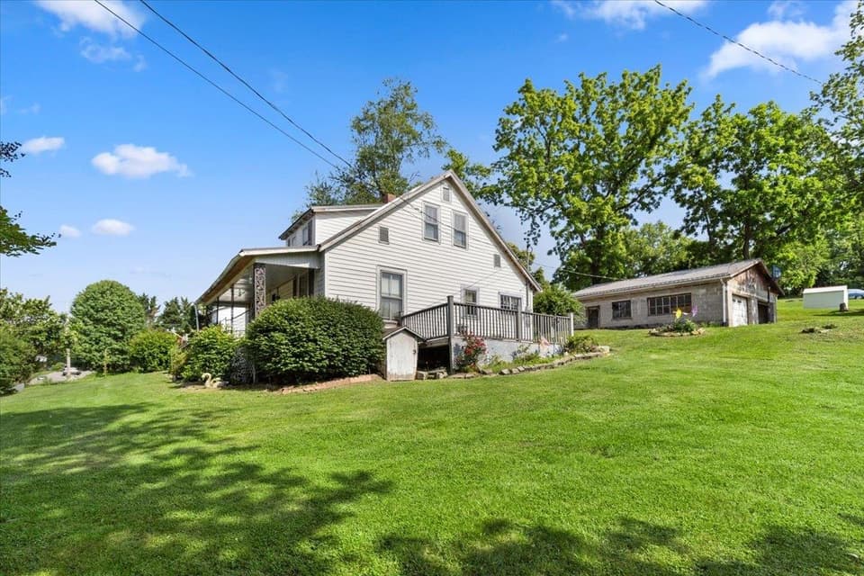 1160 Montgomery Street, photo 22 of 40