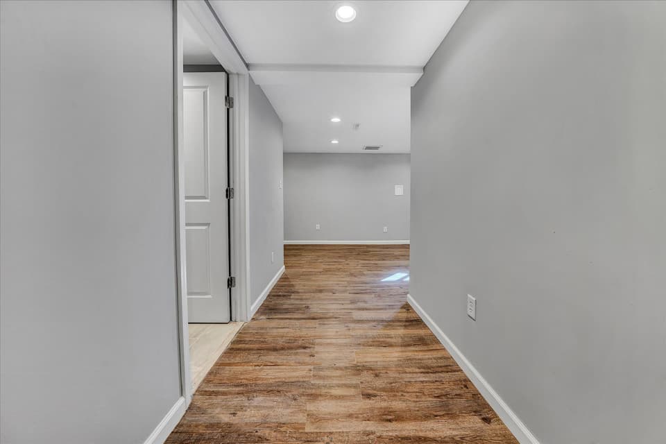 4090 Roanoke St, photo 31 of 36