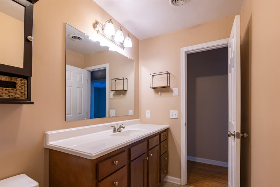 925 Collins Street, photo 19 of 37