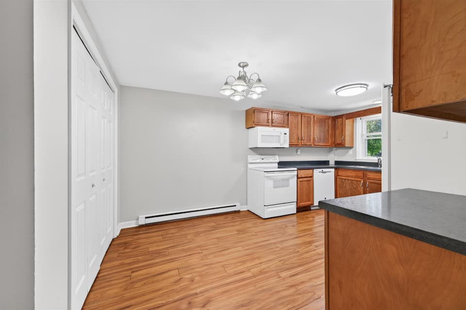 1548 Gallimore Street, photo 15 of 40