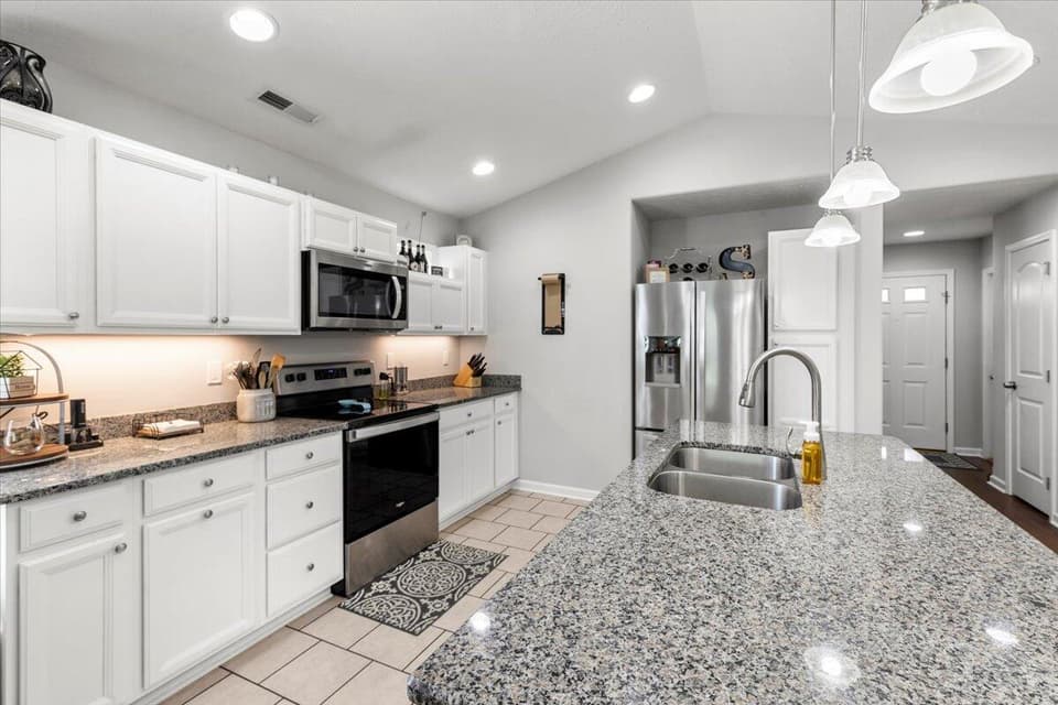 2195 Glade Drive SE, photo 14 of 38