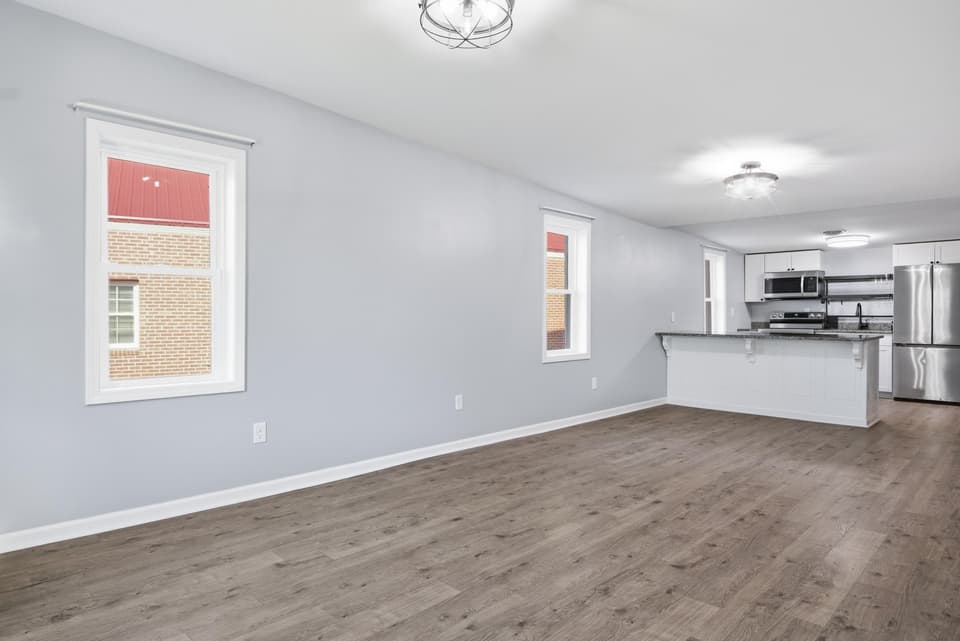1050 Harless Street NE, photo 5 of 31