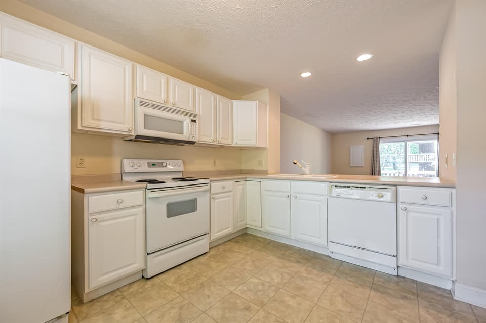 120 Blue Leaf Drive, photo 12 of 40