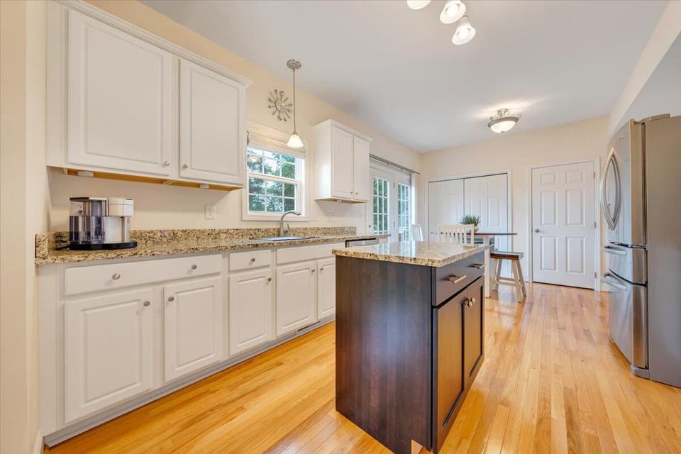 1585 Diana Drive, photo 13 of 38