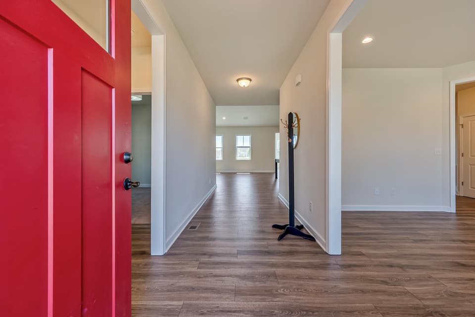 740 Jefferson Circle, photo 6 of 40