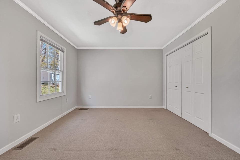 385 Tanglewood Drive SE, photo 14 of 40
