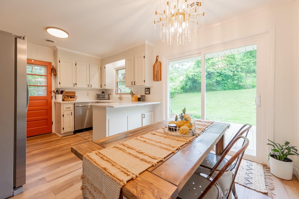 305 Overland Drive, photo 11 of 40