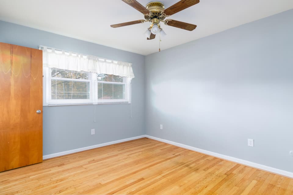 345 Maple Drive, photo 23 of 40
