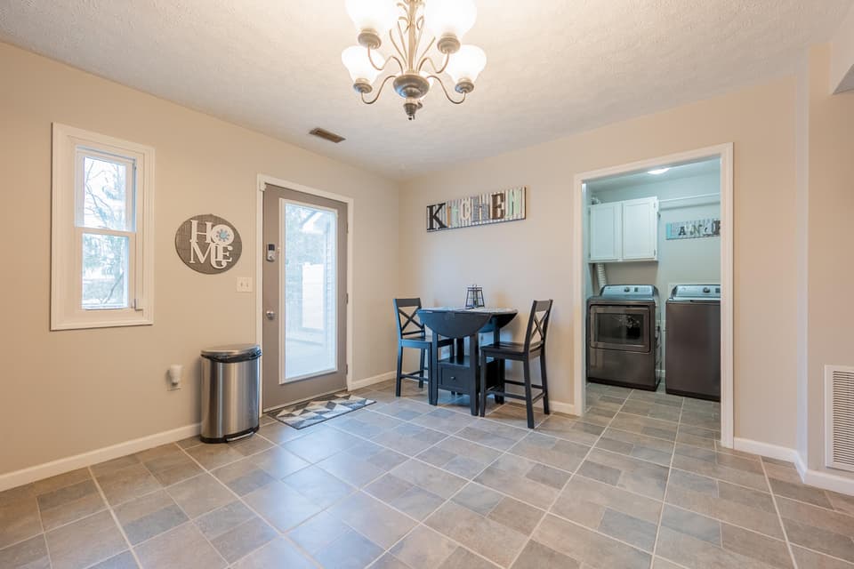 315 Cherokee Drive Unit A, photo 14 of 40
