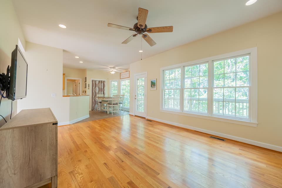 2075 Lubna Drive, photo 29 of 40