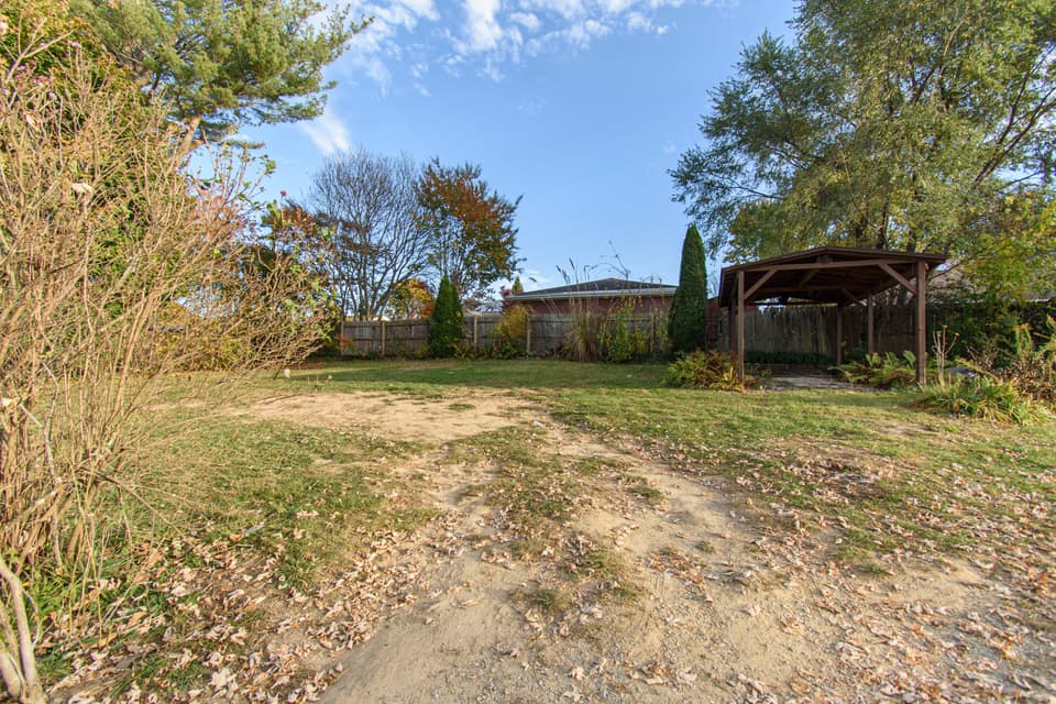 17 Lee Hy Ct, photo 4 of 38