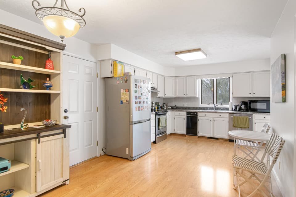 285 Emerald Boulevard, photo 9 of 40