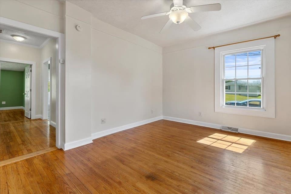 760 Church Street, photo 8 of 40