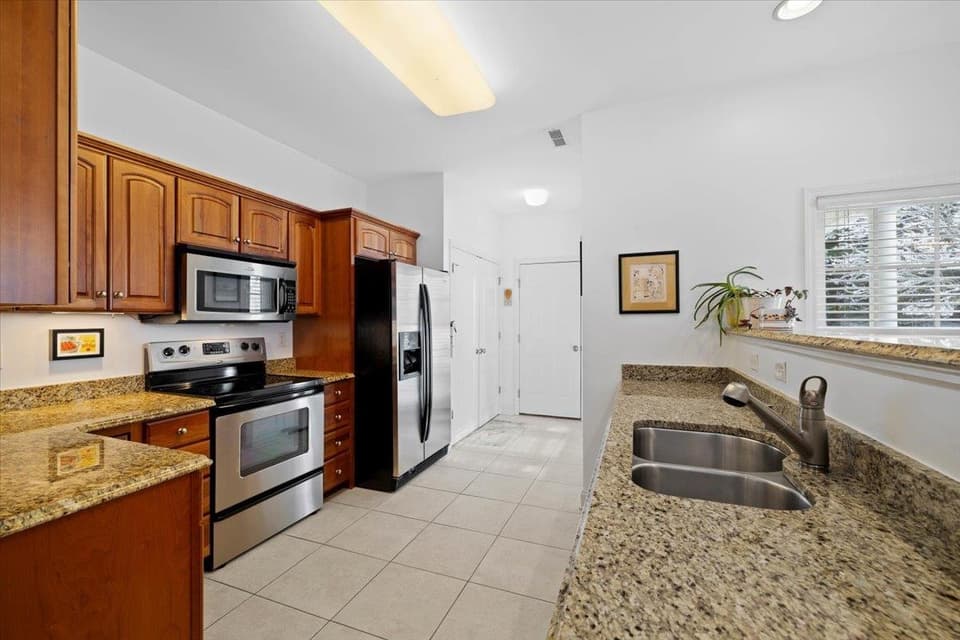 95 Phoenix Boulevard NW, photo 10 of 31