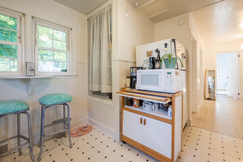 810 College St NW, photo 19 of 38