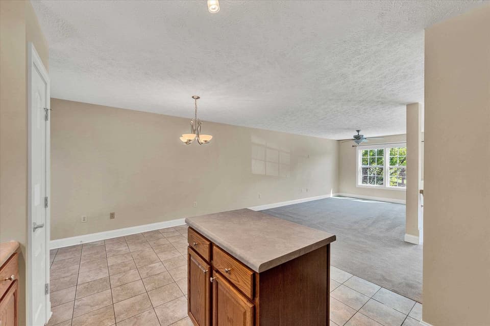 335 Robin Hood Drive, photo 13 of 40