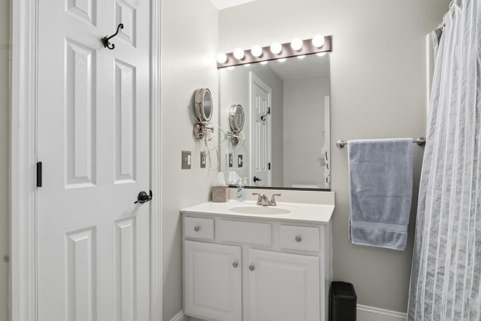 310 Pin Oak Drive, photo 28 of 40
