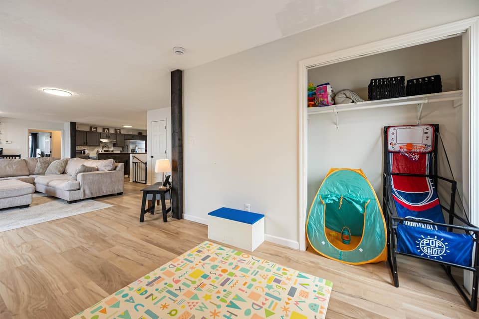 50 Woodridge Drive, photo 23 of 40