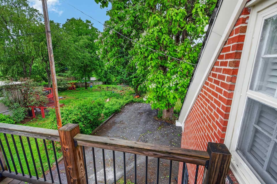 301 S Franklin Street, photo 22 of 35