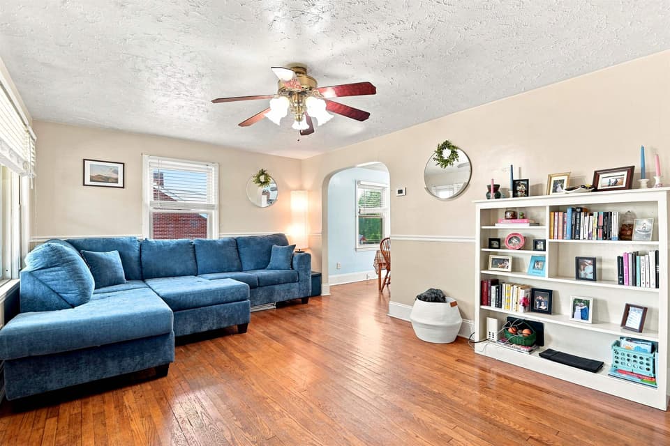 105 Ellett Drive SE, photo 9 of 37