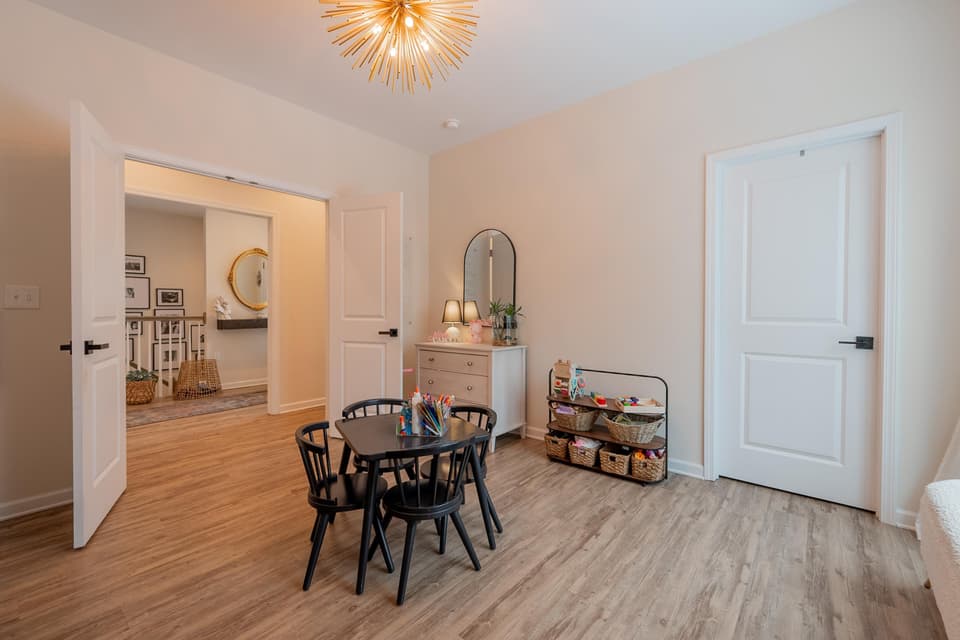1350 Flint Drive, photo 11 of 40