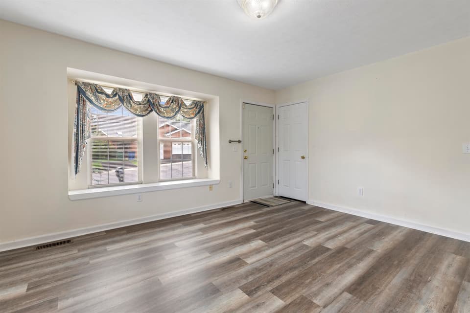 115 Darci Drive SE, photo 9 of 27