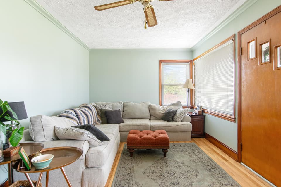 1595 Gallimore Street, photo 6 of 40