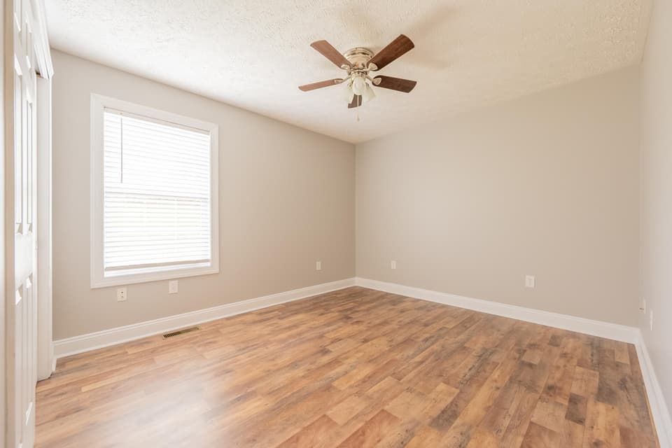 590 Tall Oak Boulevard, photo 39 of 40