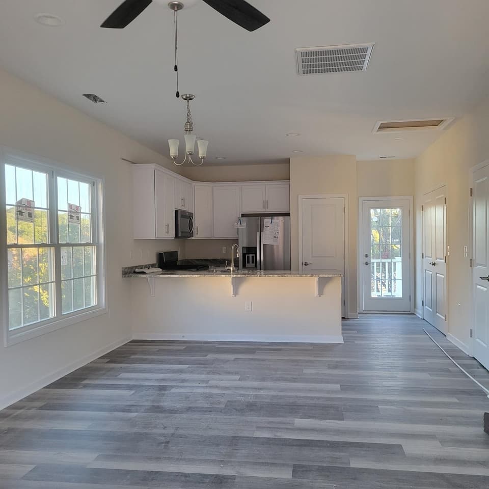 695 Liberty Street, photo 5 of 17