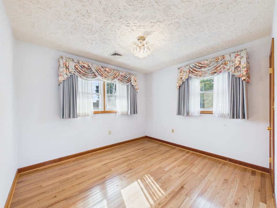 240 Walnut Drive, photo 24 of 40