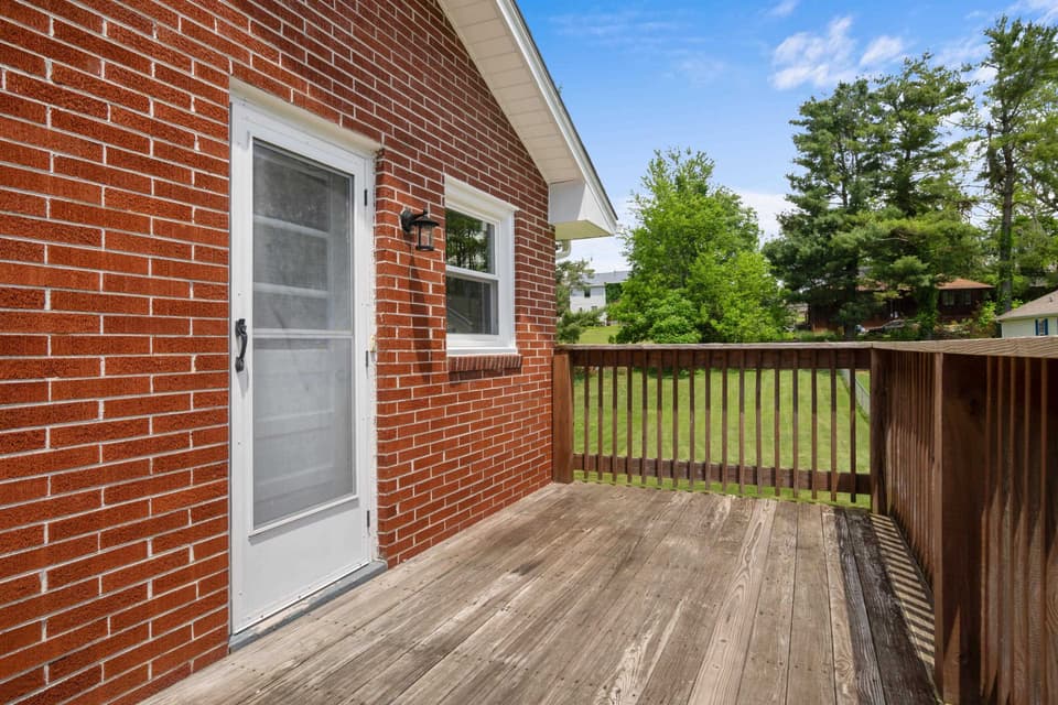 660 Colhoun Street, photo 29 of 35