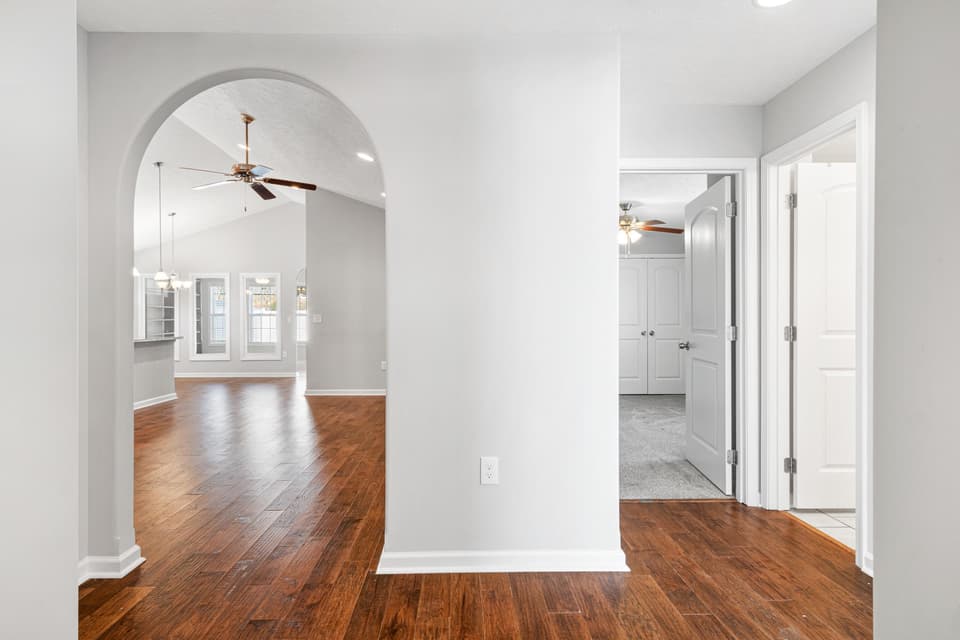 2130 Glade Drive SE, photo 6 of 38